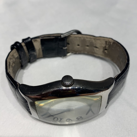 Authentic Heavily used Guess watch - Picture 7 of 7